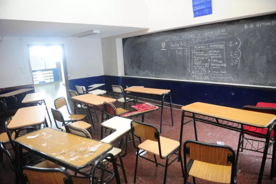 COMPLICADO. El ciclo lectivo en escuelas preuniversitarias inició el lunes 20, pero las aulas siguen vacías. la gaceta / foto de franco vera