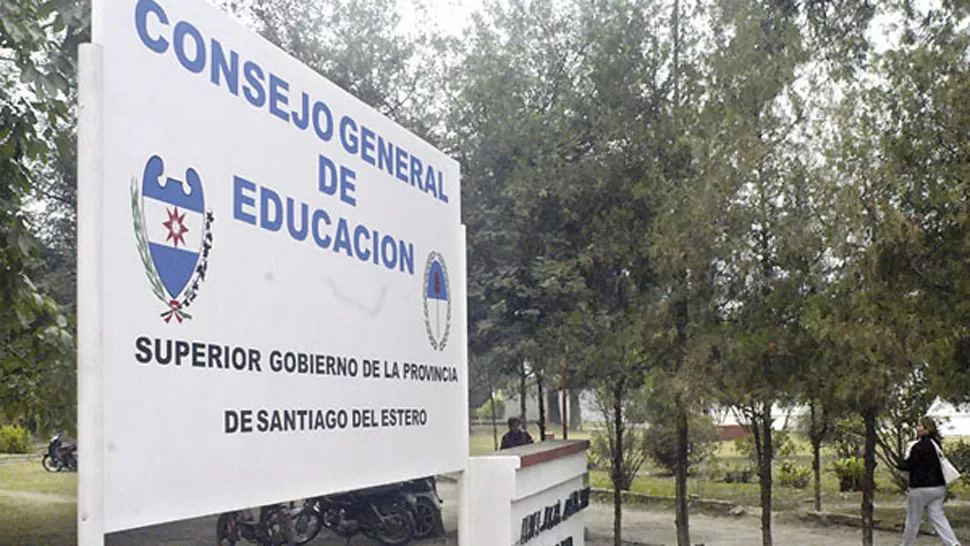 CONSEJO DE EDUCACIÓN DE LA PROVINCIA. Suspendieron al maestro. ELLIBERAL.COM.AR