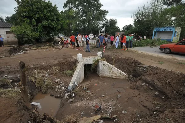 Quedan evacuados y muchas familias aisladas en el sur