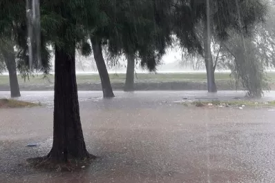 Se renovó la alerta meteorológica por lluvias y tormentas intensas en Tucumán