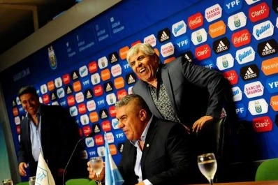 Moyano trató de incapaces mentales, ignorantes y cucarachas a los que quisieron evitar que Tapia llegue a la presidencia de AFA