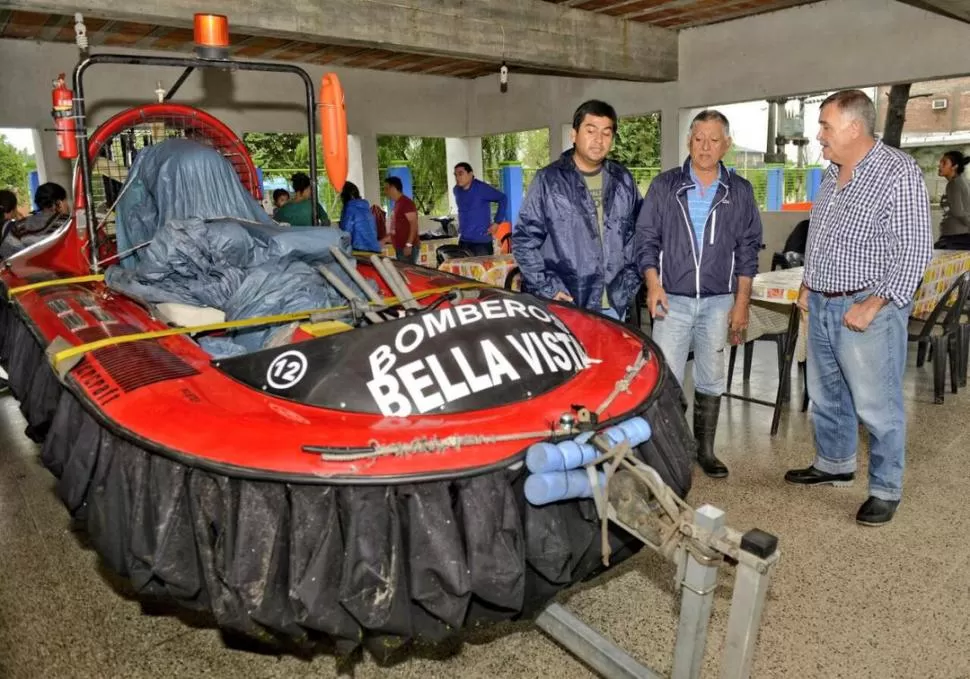 LA COCHA. Jaldo supervisó tareas de rescate por las inundaciones en el sur. prensa jaldo
