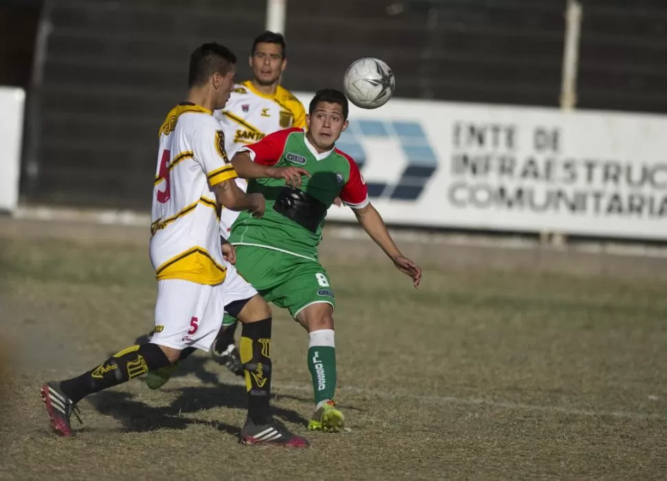 POLIFUNCIONAL. Salazar volverá a jugar de lateral en San Jorge. la gaceta / oto de jorge olmos sgroso