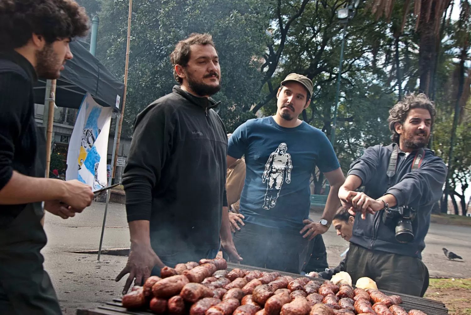 Los choripanes son frecuentes en los actos políticos. ARCHIVO LA GACETA