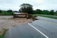 Está cortada la ruta 307 por derrumbes, a la altura del puente de Santa Lucía y en El Mollar