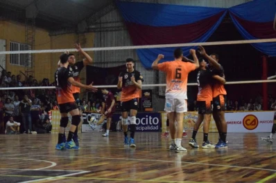 Monteros Voley ganó y el ascenso está a un partido