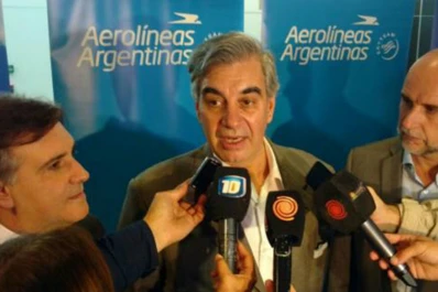 Aerolíneas Argentinas realizó el vuelo inaugural del nuevo tramo Tucumán-Córdoba