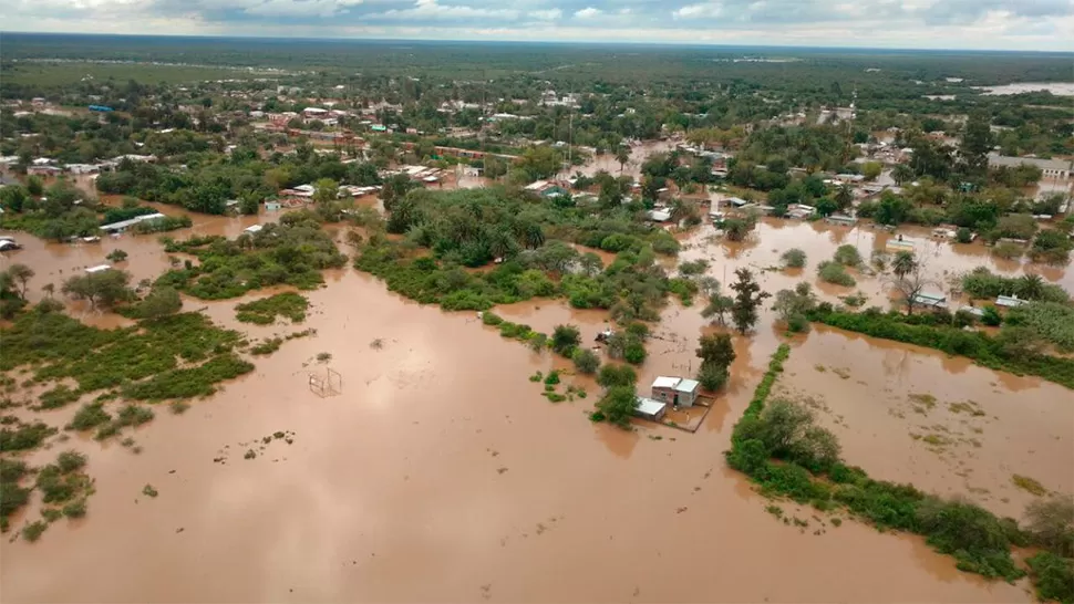 BAJO EL AGUA. Así se veía La Madrid desde el aire. FOTO TOMADA DE TWITTER.COM/PRENSAYEDLIN