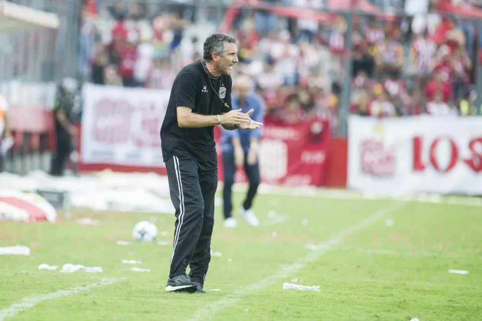 MUCHO POR HACER. Cagna, como ante Instituto, deberá estar muy activo en la semana. Deberá analizar varios aspectos. la gaceta / FOTO DE JORGE OLMOS SGROSSO