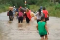 Video: en Niogasta los habitantes resisten las inundaciones atrincherados en sus casas