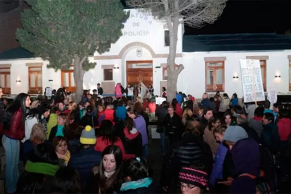 Alicia Kirchner estuvo casi nueve horas atrincherada en la Casa de Gobierno