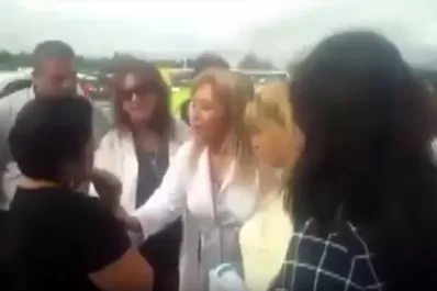 Siguen apareciendo videos que muestran el malestar de vecinos con funcionarios