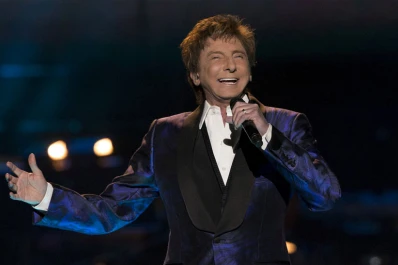 Barry Manilow dijo que nunca admitió que era gay porque temía decepcionar a sus fans