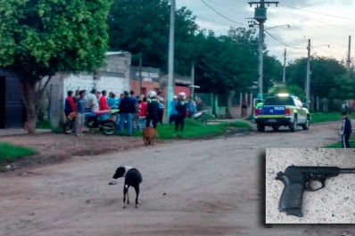 Baleó a un hombre para robarle la moto, huyó y se estrelló contra un camión