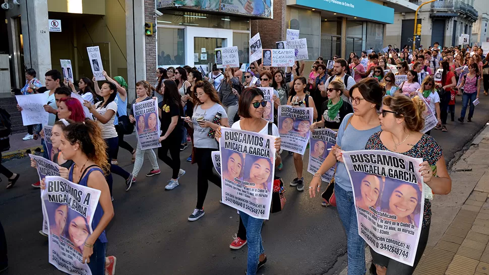 En Paraná marcharon para pedir por la aparición de Micaela. TÉLAM