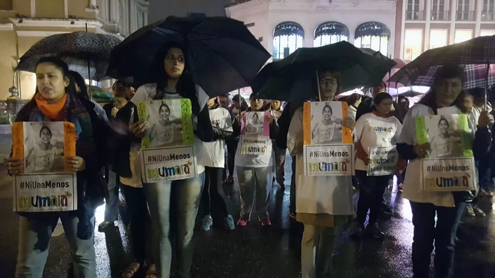 JUSTICIA POR MICAELA. Cientos de personas marcharon contra los femicidios. LA GACETA