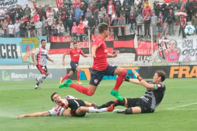 Independiente goleó a Patronato en Paraná