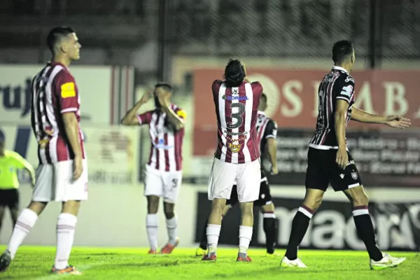 San Martín quedó al borde del precipicio