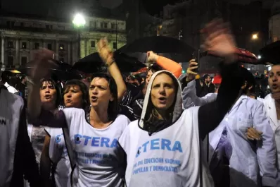 Mañana no habrá clases en Tucumán: los docentes realizan un paro de 24 horas