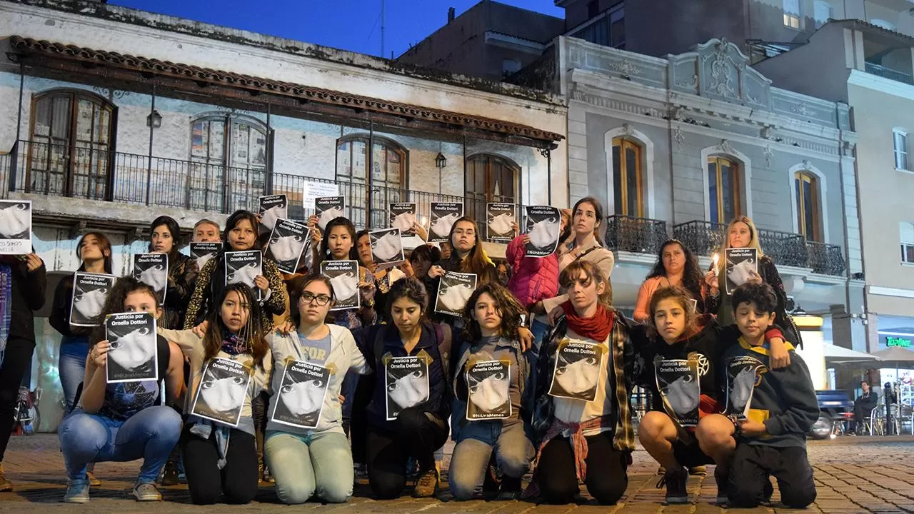 Vecinas y amigas salteñas de Ornella Dottori marcharon por las calles de Salta