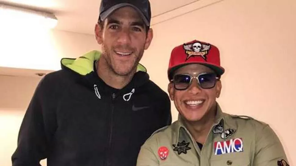 Del Potro fue al recital de Daddy Yankee y posó para la foto