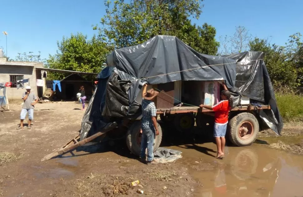 CIUDACITA. En esta localidad (a 18 kilómetros de Concepción) los vecinos temen que un nuevo desborde del río Medina destruya lo poco que pudieron salvar.  la gaceta / foto de Osvaldo Ripoll