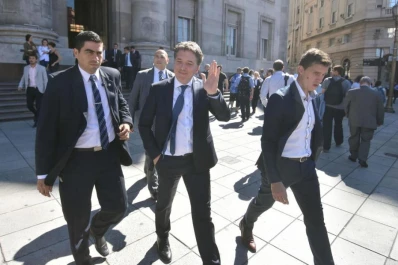 “No podemos volvernos populistas por una elección”