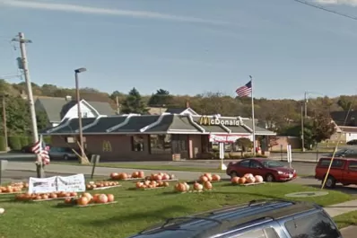 Un chico de ocho años manejó hasta un Mc Donald's para comprar una hamburguesa