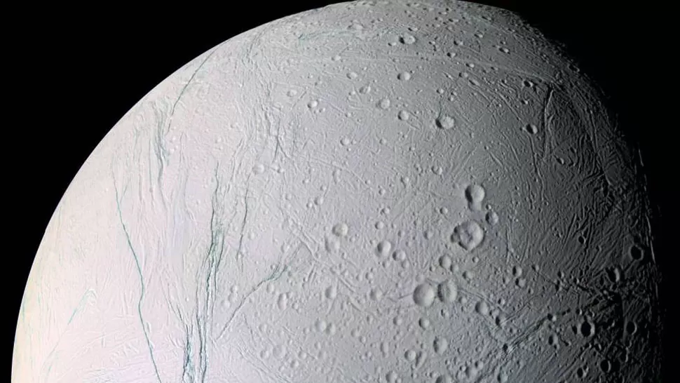 Imagen de Encélado tomada por la sonda Cassini. FOTO TOMADA DE ELPAIS.COM
