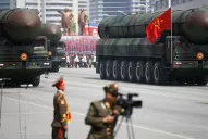 Corea del Norte exhibió por primera vez un misil de largo alcance