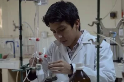 Un estudiante demorado en Jujuy denunció que fue asfixiado, golpeado y pateado por los policías