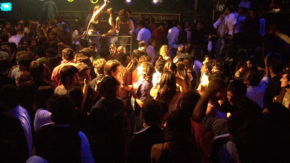 PROBLEMAS A LA SALIDA. La madre denunció que al menos tres jóvenes golpearon a su hijo, aunque no dio detalles del inicdente. FOTO ARCHIVO