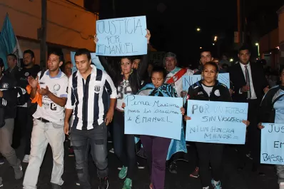 Los hinchas de Belgrano y Talleres marcharon para pedir justicia por la muerte de Balbo