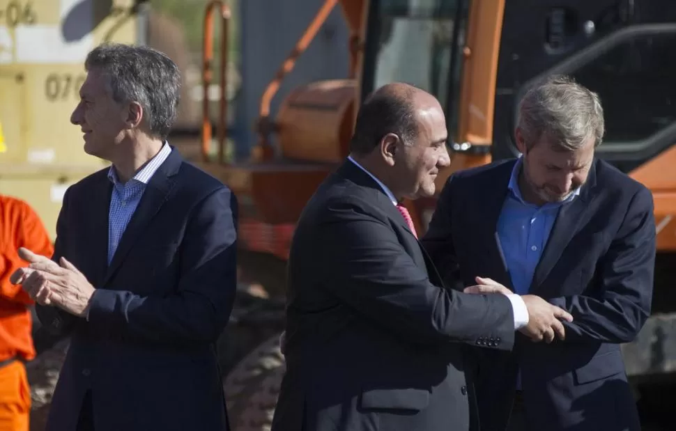 DISTINTAS PERSPECTIVAS. Macri y Manzur volverían a verse, tras los chisporroteos por las inundaciones. la gaceta / FOTO DE JORGE OLMOS SGROSSO(archivo)