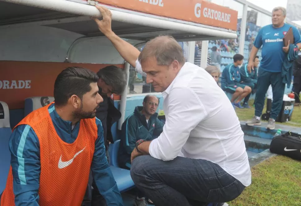 LA JUGADA LE SALIÓ MAL. Aguirre dejó a Ortigoza en el banco. Cuando ingresó no pudo cambiar el rumbo del encuentro. la gaceta / foto de Antonio Ferroni