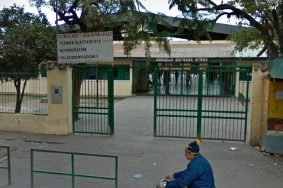 Encontraron 60 envoltorios con cocaína en una escuela de Tucumán