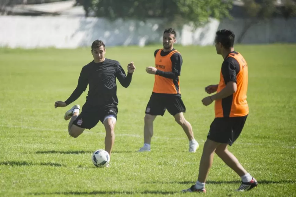 AS DE ESPADAS. Rodríguez es uno de los goleadores que tiene San Martín en el torneo y mañana intentará extender la racha. la gaceta / FOTO DE JORGE OLMOS SGROSSO