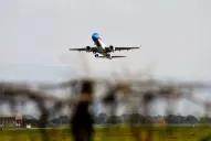 Aeropuerto cerrado: en Mendoza, Nación se hizo cargo de los pasajeros; en Tucumán no se sabe