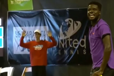 Insólito: por los gemidos de una pareja suspendieron un partido de tenis