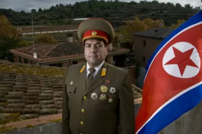 Tenemos la bomba H; con tres de ellas se acaba el mundo, dijo el vocero español de Corea del Norte