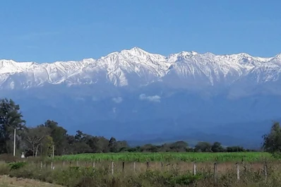 Fotos: se despejó el cielo y los cerros nevados cautivan a los tucumanos