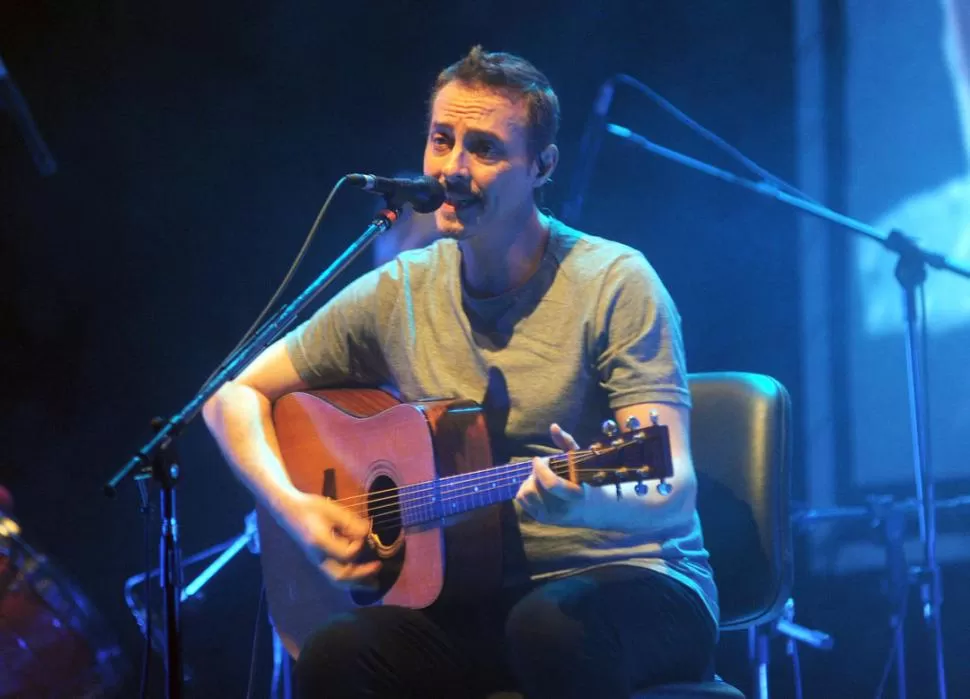 NUEVO DISCO. En “Contraluz” cada canción de Aznar cuenta una historia. LA GACETA / FOTO DE HECTOR PERALTA (ARCHIVO).-