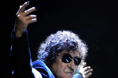 Charly le exige 2 millones de dólares a Bruno Mars