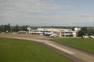 Los que viajen en avión deberán pagarse el traslado a Las Termas