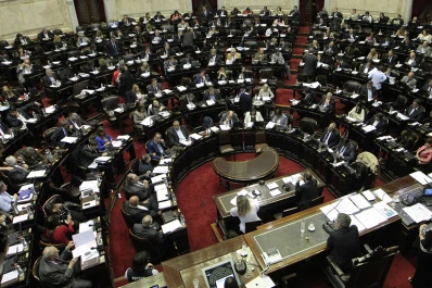 Proponen que se amplíen las licencias por nacimientos múltiples y por adopción