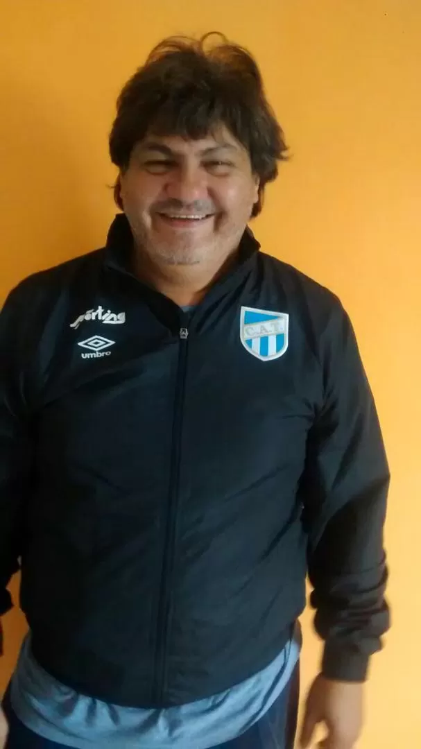 NUEVO DESAFIO. Antonio Apud dirigirá al plantel que jugará en el torneo liguista. archivo
