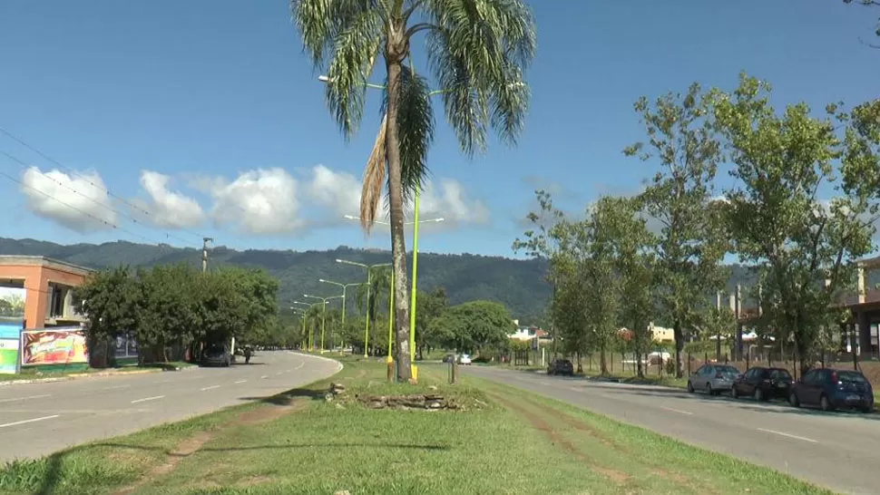 YERBA BUENA. Postal de la avenida Perón. ARCHIVO