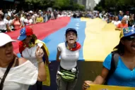 La OEA presiona por comicios a Maduro