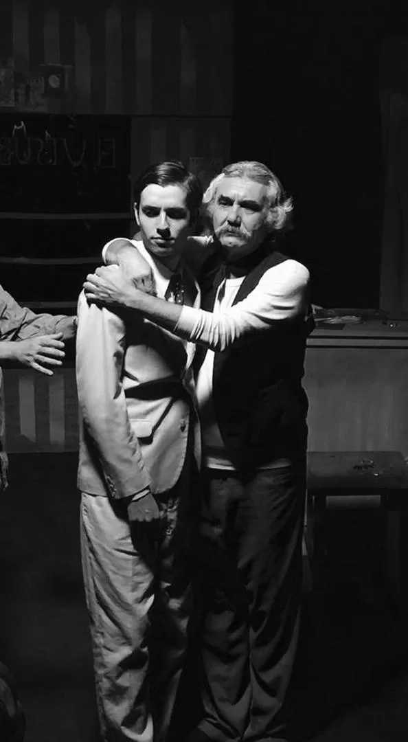 NIETO Y ABUELO. En escena, Santiago García Ibañez y Roberto Ibañez. 