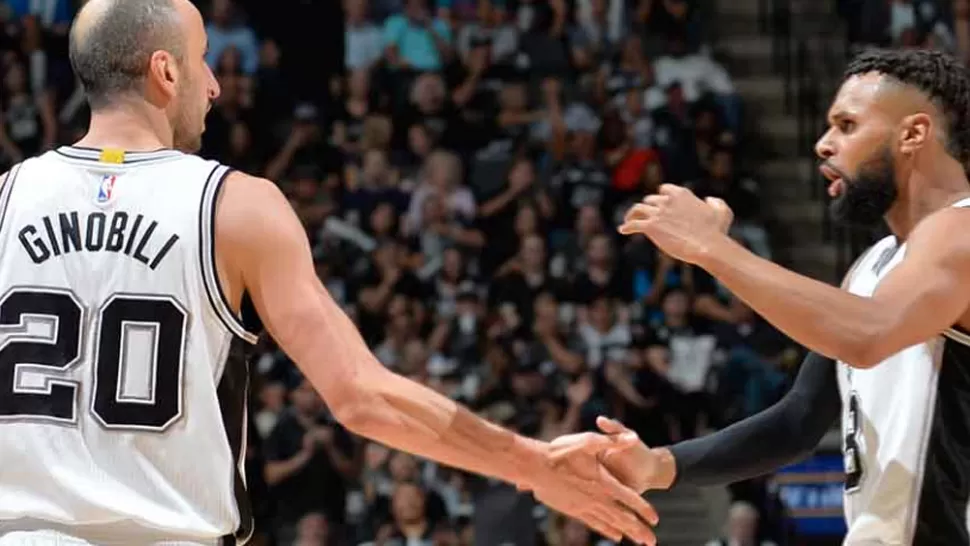 VIEJO, LOS TRAPOS... A los 39 años, aunque sea en pequeños destellos, Manu sigue aportando magia en San Antonio. FOTO TOMADA DE NBA.COM/SPURS